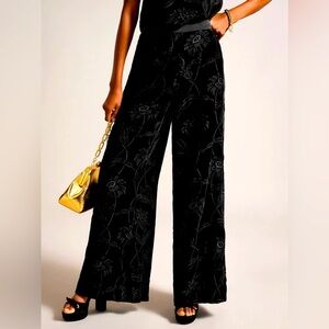 Ted Baker London Bettiat Velvet Pants Size 4 US 10 Black Trousers Wide Leg Flowy